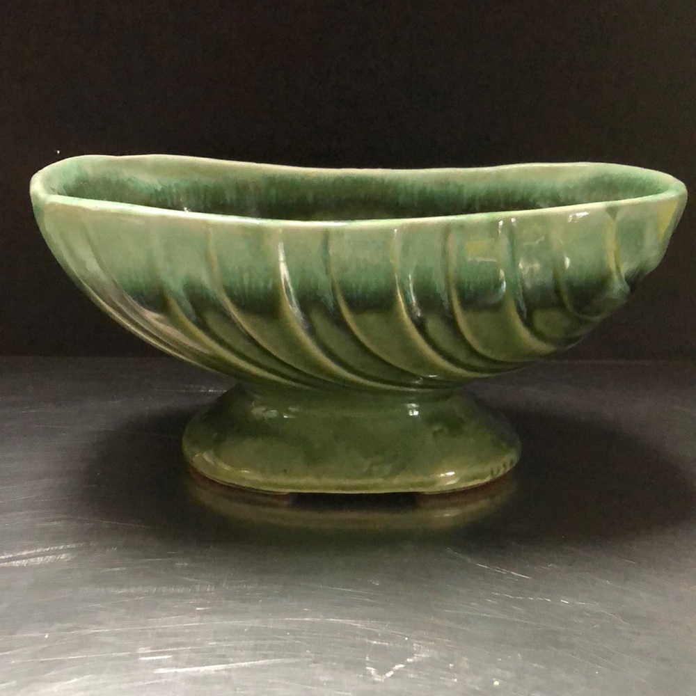 Green glaze pottery